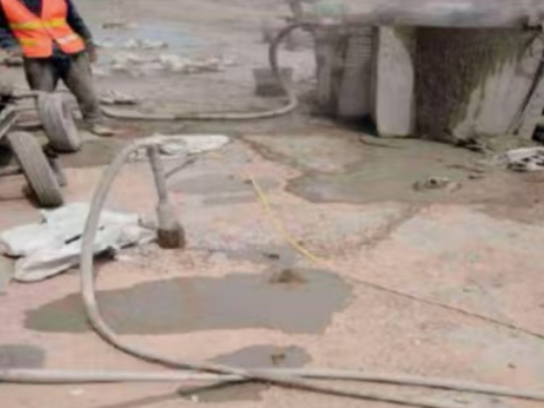 安达水泥混凝土路面板底注浆技术 路面脱空注浆整治方案